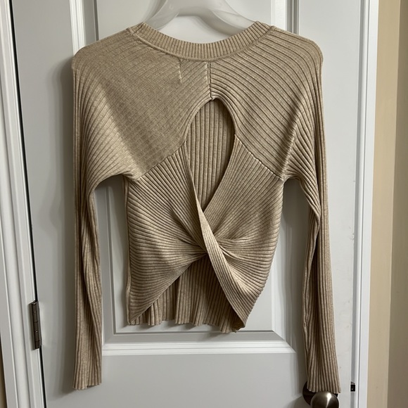 Tan ribbed, open back sweater - Picture 4 of 5
